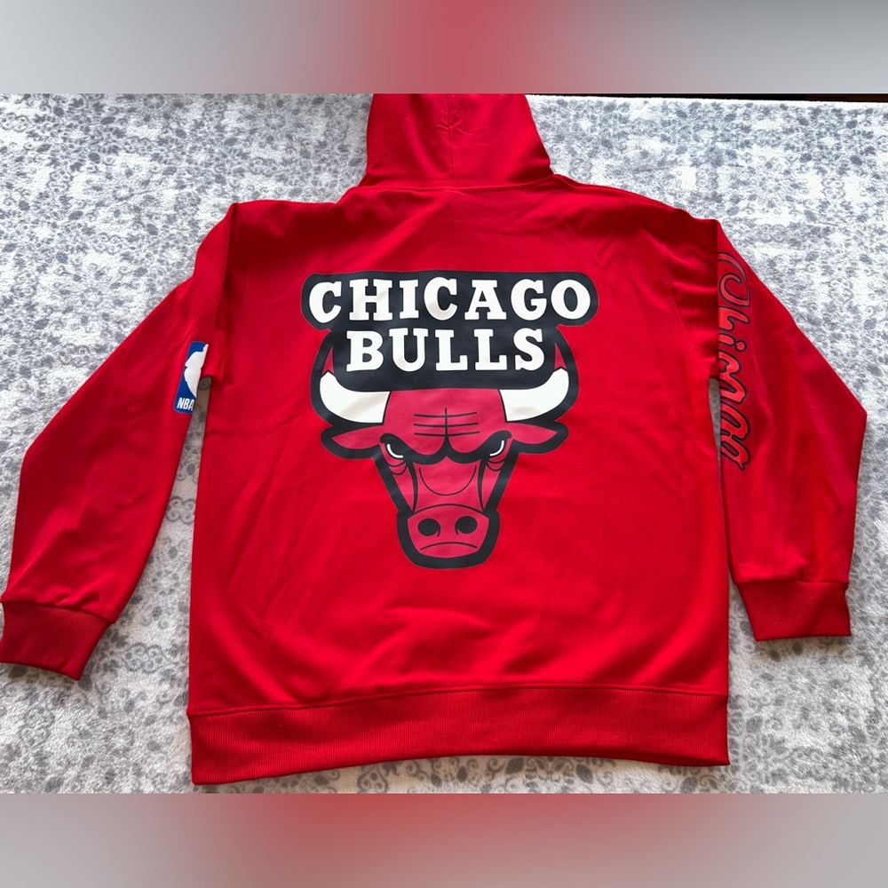 Chicago Bulls Red Hooded Sweatshirt Youth Large-NWOT